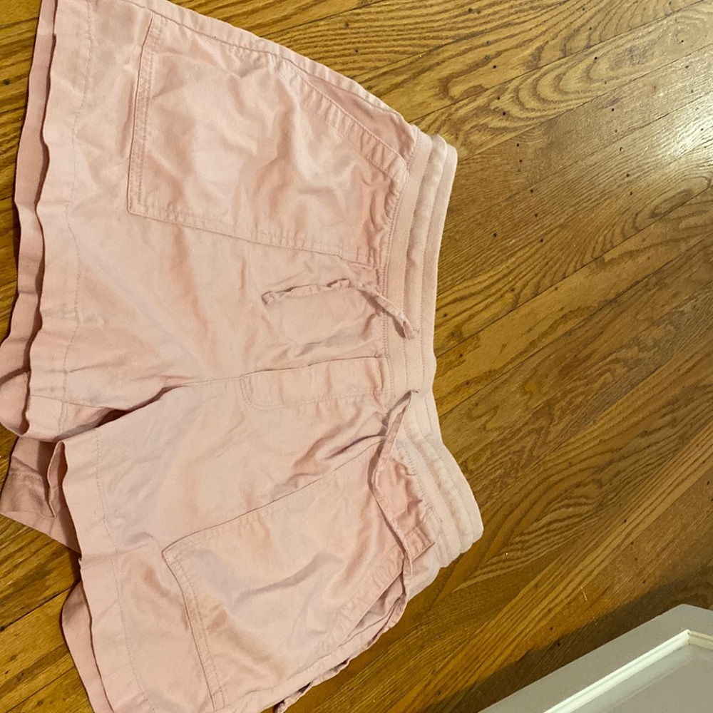 gap shorts
